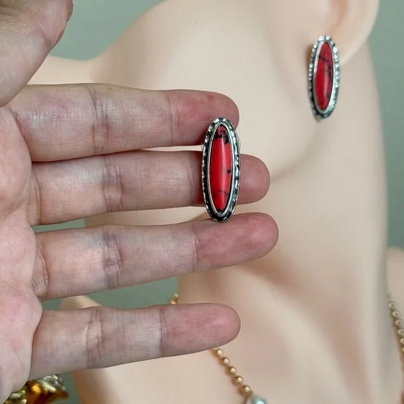 ⚜️ Western Silver and Red Stones Earrings - Picture 4 of 7